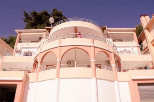 Harbour View (oceanis Apartments)