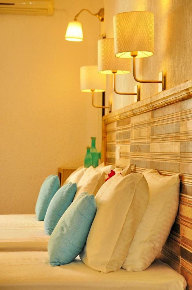 Cleopatra Apartments