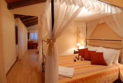 Hostal Anatoli Labreon