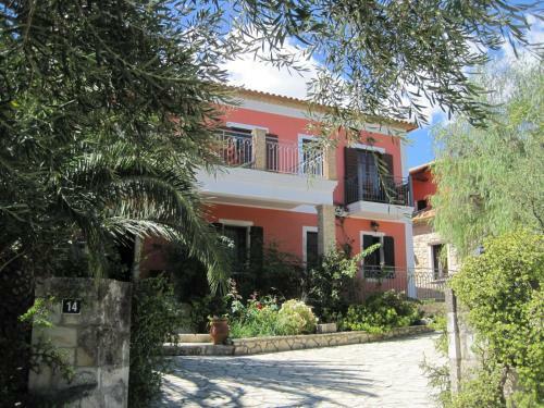 Hostal Anatoli Labreon