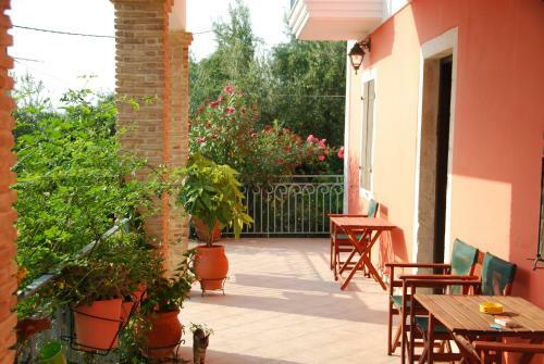 Hostal Anatoli Labreon
