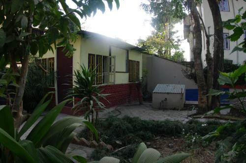 Hostal Laughing Buddha Hotel & Garden Theater