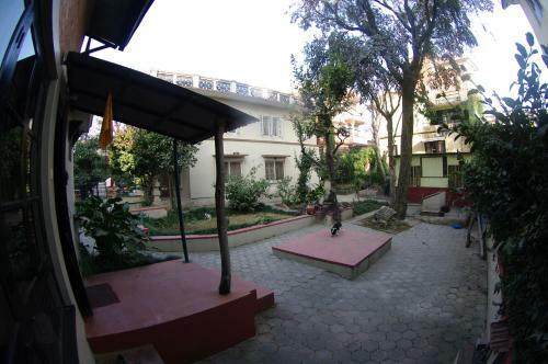 Hostal Laughing Buddha Hotel & Garden Theater