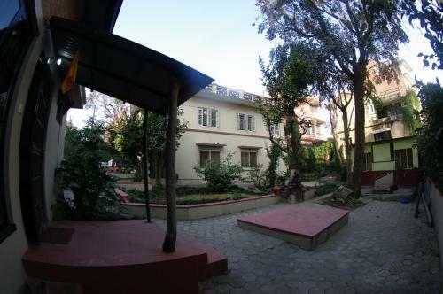 Hostal Laughing Buddha Hotel & Garden Theater
