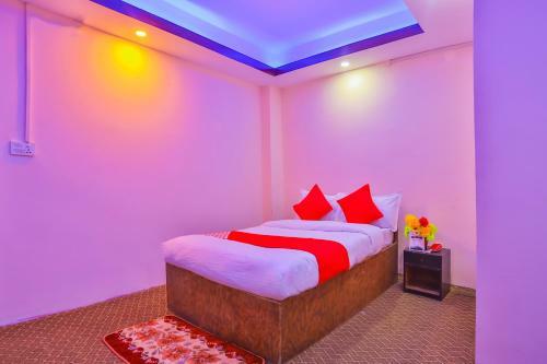 Oyo 656 Hotel Shree Guru