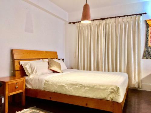 White Tara Apartment
