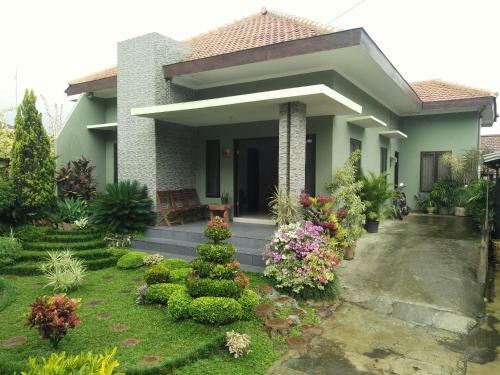 Monica Homestay