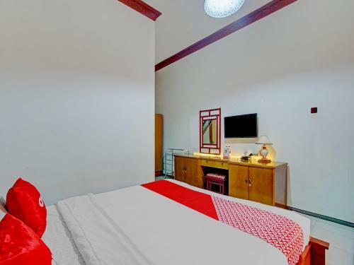 Oyo 90247 Hotel Palereman Soerabaia