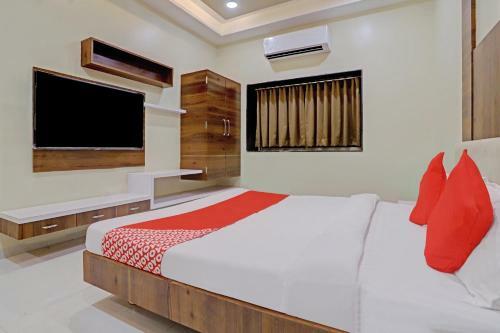 Oyo 81281 Hotel Jay Mahakali