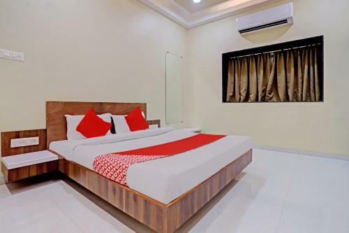 Oyo 81281 Hotel Jay Mahakali