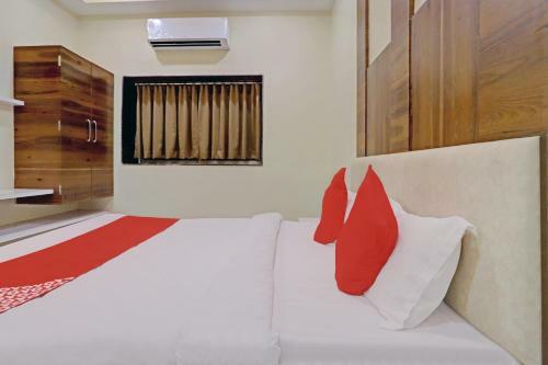 Oyo 81281 Hotel Jay Mahakali