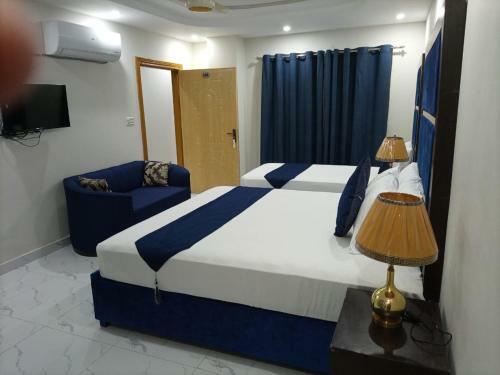 Family Hotel Davis Road Lahore