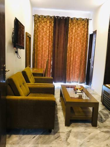 Hotel Pakeeza One