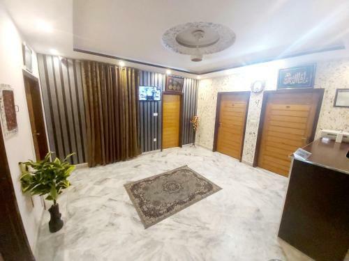 Hotel Pakeeza One
