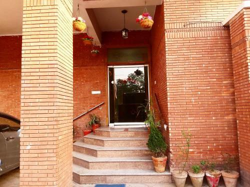 Hostal New Pakeeza Hotel