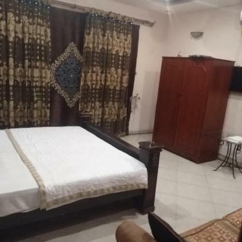 Bed & Breakfast Versa Apartment And Lodges Gulberg3 Lahore