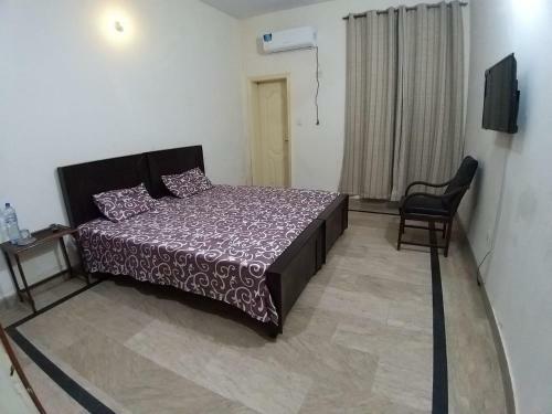 Apartamento Three Bedrooms Home Johar Town