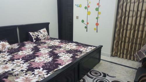 Apartamento Three Bedrooms Home Johar Town