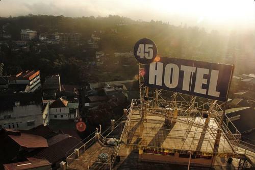 Hotel 45