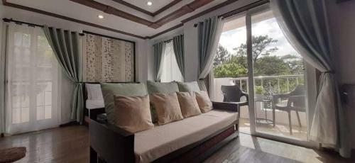 Gab's Cozyhome Apartments At Bonbel Condominium