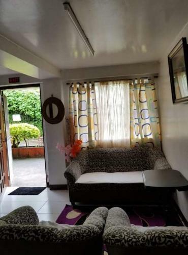 Fam And Group Home Stay