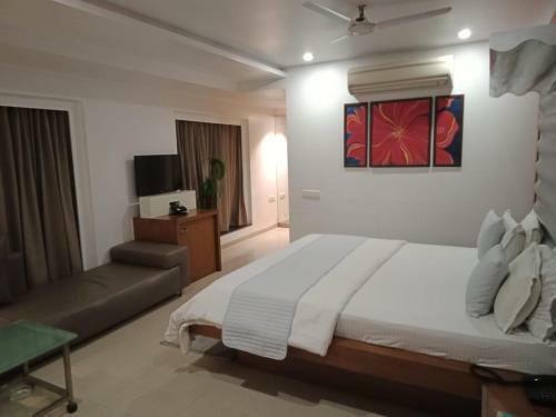Hotel Laksh Residency