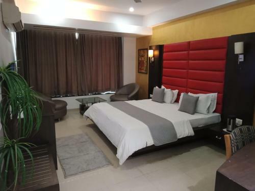 Hotel Laksh Residency