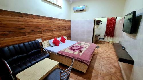 Hotel Holy City Paradise Inn