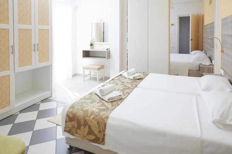 Hotel Klonos Anna