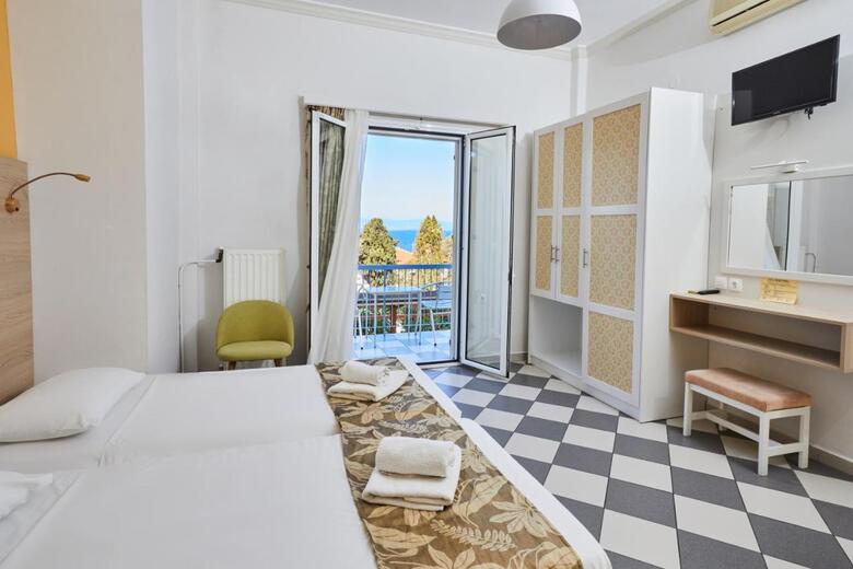 Hotel Klonos Anna