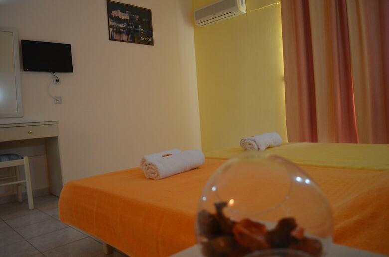 Aparthotel Kremasti Memories