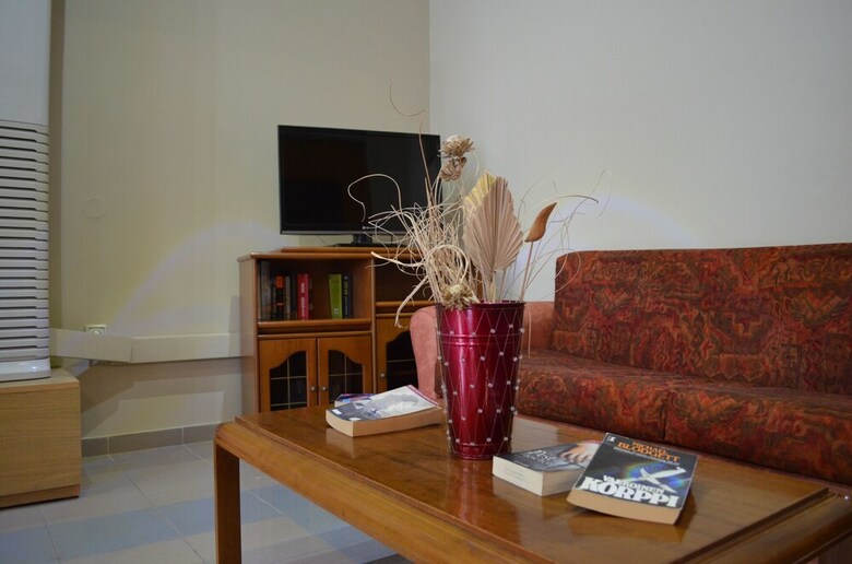 Aparthotel Kremasti Memories