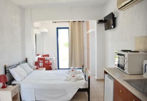 Hostal Kiotari Beach Apartments