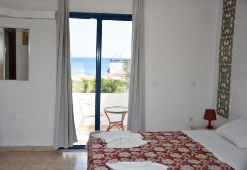 Hostal Kiotari Beach Apartments