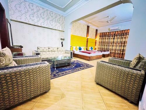 Hotel Serena Palace