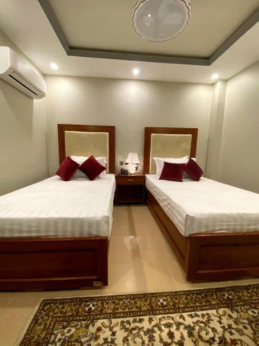 Grand Luxury Hotel