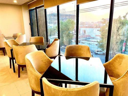 Grand Luxury Hotel