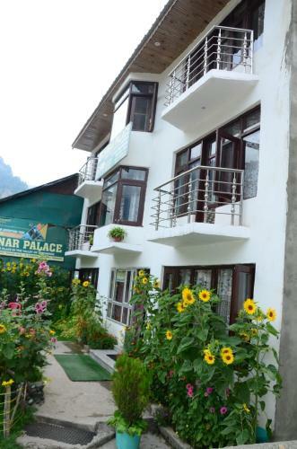Hotel Chinar Palace