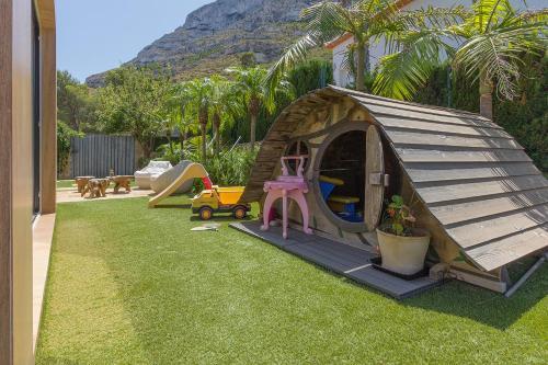 Impeccable 4-bed Villa