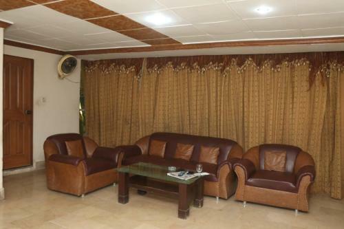 Hotel Pace Inn