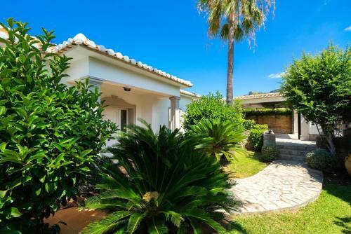 Marvelous Villa With Panoramic Sea View & Pool
