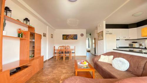 Lovely 2-bed Apartment Just 200 M From The Beach