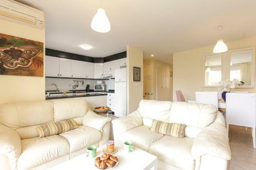 Comfortable 2-bedroom Apartment Near The Beach