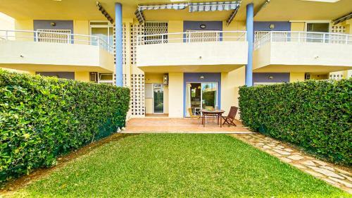 Comfortable 2-bedroom Apartment Near The Beach