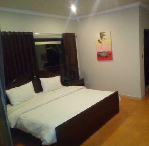 Cosy Knock Hotel