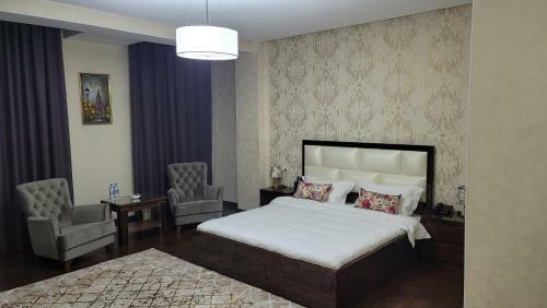 Hotel Ayni