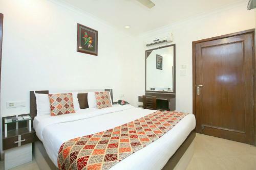 Hotel Oyo 14555 Kay Aar Regency