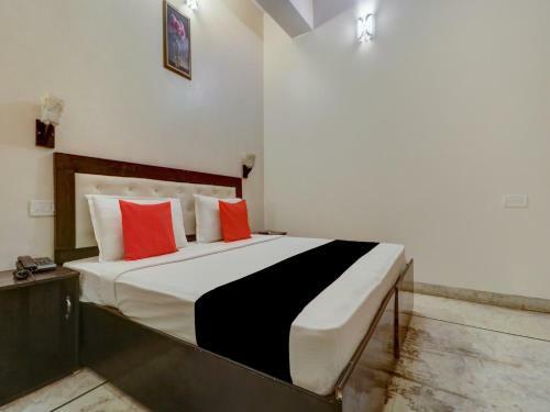 Oyo Capital O 73432 Hotel Divine