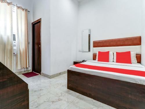 Oyo 82426 Hotel Pb02 Inn
