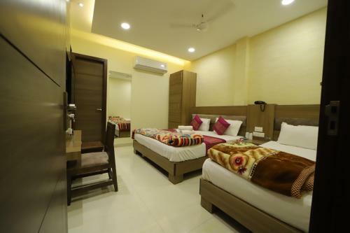 Hotel S.s Royal